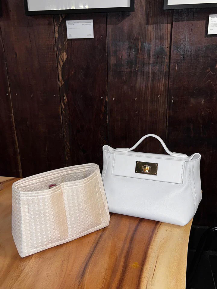 The Evolution of Leather Goods and Modern Lifestyle (1900–1950s) HERMÈS